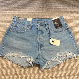 Levi’s 501 Cutoff short